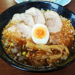Ayu Jirou - ニンニク正油チャーシュー麺（￥１０４０）