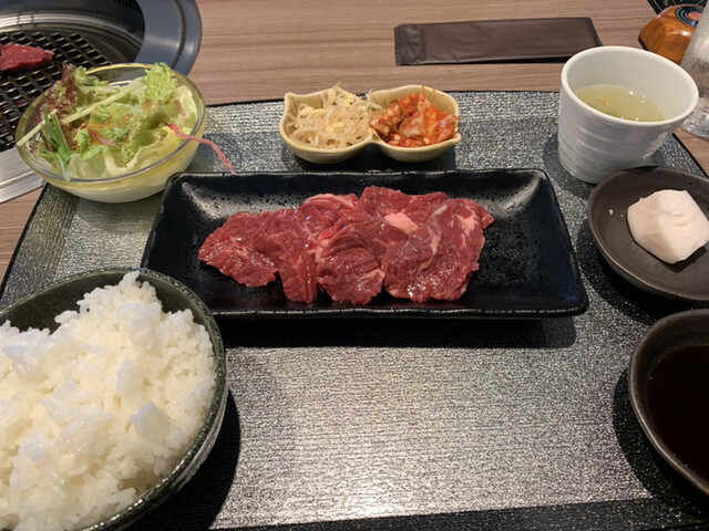 牛成 福井城址大名町 焼肉 食べログ