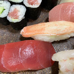 すし徳 - 「まぐろ赤身」と「蟹棒肉」もいいですね♡