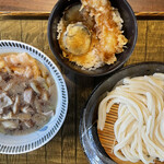 かまど - 肉つけうどん
            セット天丼小