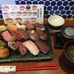 水戸駅北口　肉寿司 - お品書きと、店員さんが置いていったお寿司の向きが逆でしたね