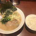 らーめん堂仙台っ子 - 仙台っ子ラーメン690えん ライス無料