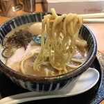 Niboshi Chuuka Hirohashi - 太い縮れ麺