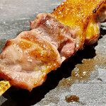 とり茶太郎 - 皮付きのあかです　お好きですよねと出してくれました　全部好きですよ！