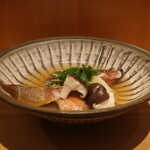 こころや - スジアラカマと椎茸の酒蒸し