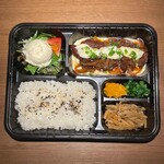 Cheese beef skirt steak Bento (boxed lunch)