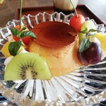 旅人カフェ ぐりーちね - プリン・ア・ラ・モード(580円)