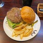 アイリッシュ・パブ・ルーザーズ - プレーンバーガー1100円