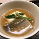 片折 - たっぷりの能登鰻と海老(種類は失念しました…)寄せ豆腐にお出汁餡掛け♪それぞれの味わいが喧嘩せず口の中で渾然一体に♪旨いに決まってますよね！そして宇出津(うしつ)の鮑は力強い旨味♪見事です！