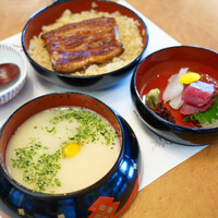 鰻割烹 伊豆栄 本店 - うなとろ重 ¥3,850