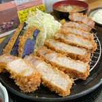 とんかつ 栄ちゃん - 肉の美味しさが伝わるのって断面だよね