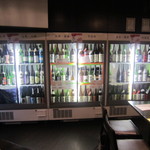 かもすや酒店 - 大型冷蔵庫×3台！？地域毎にお酒が分かれています