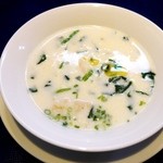 ランチ：卵とほうれん草のスープ