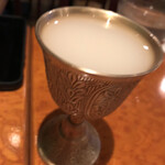 KHUMBILA - チャン。グラスがかわいい