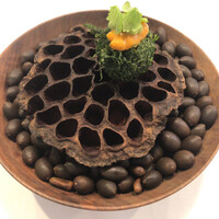 Installation Table ENSO L'asymetrie du calme - アミューズ１：刻み加賀蓮根入りエビのすり身揚げ 刻み大葉塗し 生雲丹乗せ