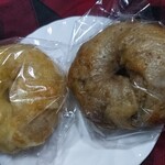 だんだんpan - いちぢくくるみベーグルとオニオンチーズベーグル！モチモチっ(^.^)