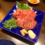 三酉屋 - 馬刺し858円