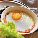 こぶた食堂 - +50円でベーコンエッグにできます