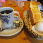 コメダ珈琲店 - モーニングAセット。トーストにブレンドコーヒー。