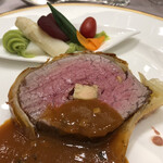 東京會舘 - 牛フィレ肉のフォアグラ詰めパイ包み焼き