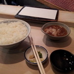 天すけ - 上天ぷら定食のご飯と漬物と天ツユ