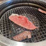 和牛放題の殿堂 秋葉原 肉屋横丁 焼肉 - 