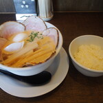 ラーメン家 みつ葉 - 豚CHIKIしょうゆラーメン全部乗せ ＋ ミニごはん