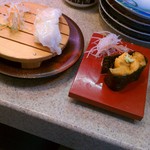 奥羽寿司製作所 - 雲丹（上）、つぶ貝（上）