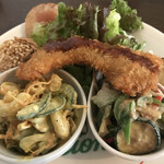 カメイノ食堂 - カオソーイのお惣菜