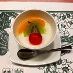 北京料理桂蘭 - デザートはフルーツを盛りつけた杏仁豆腐です❣️