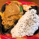西友 - 料理写真:三元豚のロース生姜焼弁当(429円)