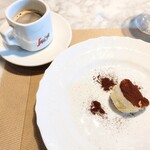 La Brianza - ディカフェのコーヒーと。安定の間違いない組み合わせ、最後までこの日も堪能させていただきました。感謝☆