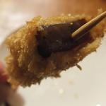 大阪串かつ てん家わん屋 - 「こんにゃくの断面」（￥100）：田楽風だけど、カラッと風味良し♪