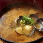 大阪串かつ てん家わん屋 - 「しじみ汁」（￥200）：味噌が凄い！まろやかでありながらしっかりとしたコク♪