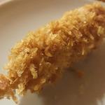 大阪串かつ てん家わん屋 - 「赤ウインナー」（￥100）：プリッとはじけて懐かしい味！