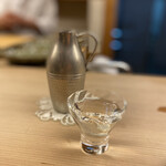 もめん - 日本酒が進みます。松の司(滋賀)。スッキリとお料理を邪魔しない上品なお酒です(*˘︶˘*).｡.:*♡