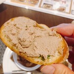 立ち飲み食堂 ウルトラスズキ - レバーパテをどーーん