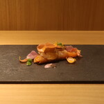 RISTORANTE IL NODO - 天城 下山さんの3年アマゴ 渡辺農園のビーツ(発酵) 横田さんの薔薇 紫蘇