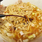 ラーメン二郎 - 赤酢投入～♪