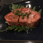 和牛赤身&wine 焼肉 山 - 