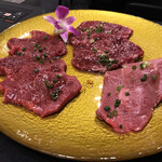 和牛赤身&wine 焼肉 山 - 