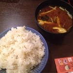とんかつ 豚ゴリラ - 麦ご飯と味噌汁