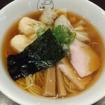 八雲 - 特製ワンタン麺ハーフ黒だし