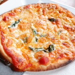 ビアホフ ガンバリウス - ハーフマルゲリータ