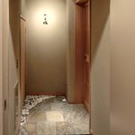 ぎんざ 一二岐 - 外観の地下1階入口の風景です