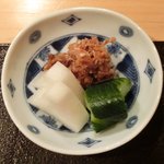 ぎんざ 一二岐 - 高知県産鰹のわら焼き 1500円 の香の物