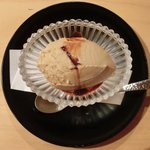 高知県産鰹のわら焼き 1500円 の黒糖アイス