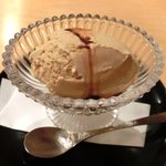 ぎんざ 一二岐 - 高知県産鰹のわら焼き 1500円 の黒糖アイス