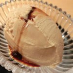 ぎんざ 一二岐 - 高知県産鰹のわら焼き 1500円 の黒糖アイス