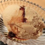 ぎんざ 一二岐 - 高知県産鰹のわら焼き 1500円 の黒糖アイス